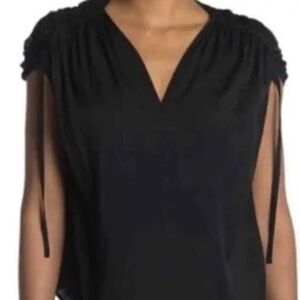 VINCE. CLASSY Silky rushed shoulder blouse/Top Sz:M. Black. A MUST HAVE!